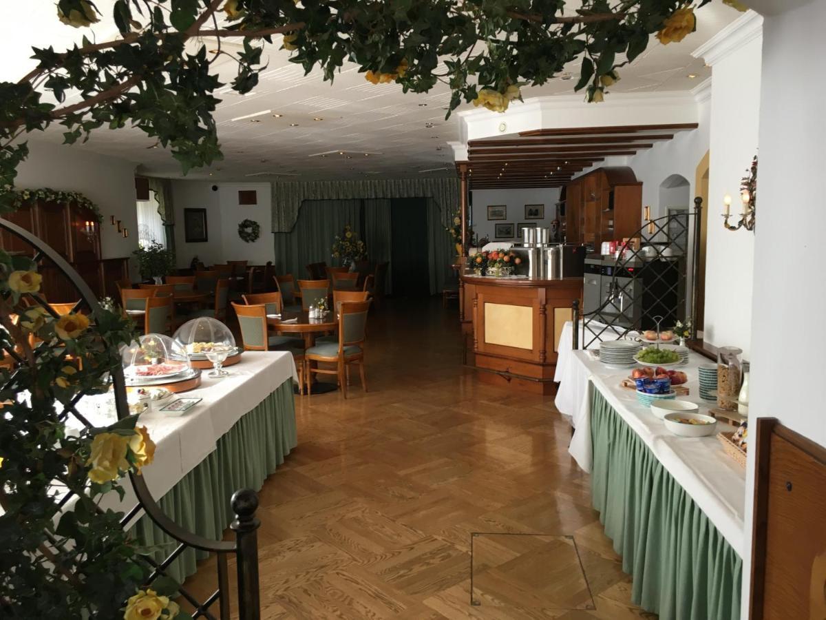 Tirolerhof Hotel St Georgen im Attergau Bagian luar foto
