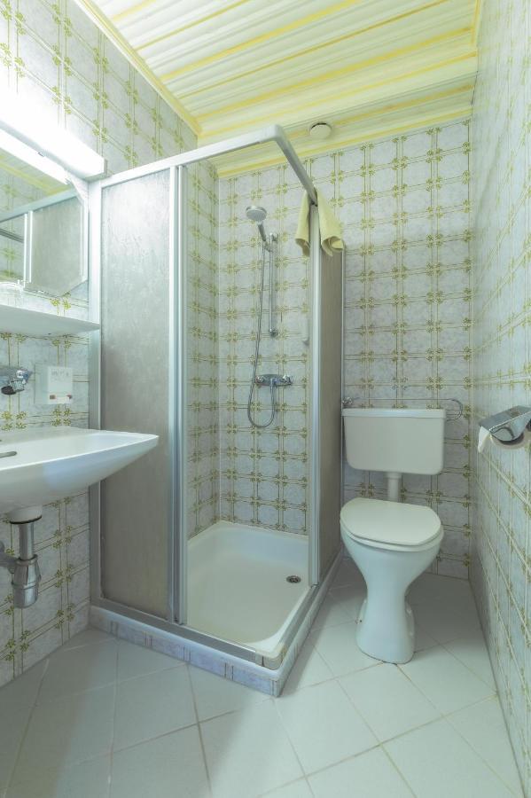 Tirolerhof Hotel St Georgen im Attergau Bagian luar foto