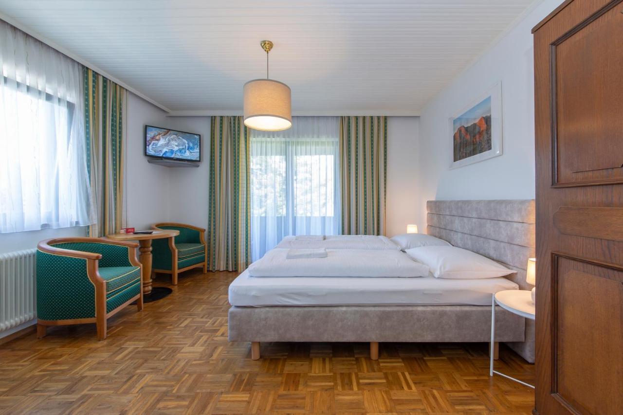 Tirolerhof Hotel St Georgen im Attergau Bagian luar foto