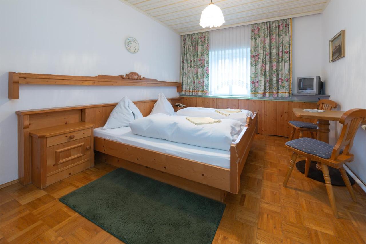 Tirolerhof Hotel St Georgen im Attergau Bagian luar foto